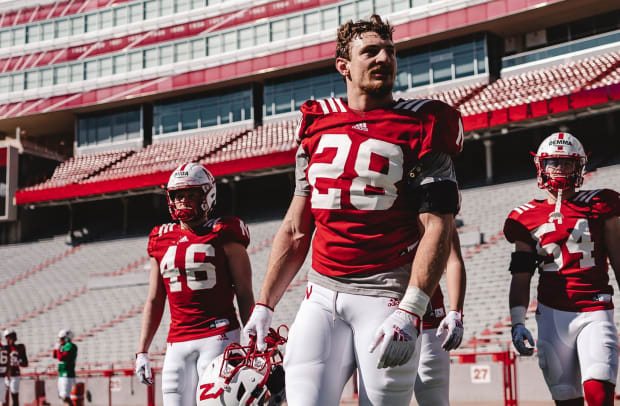Luke Reimer and linebackers 2023-04-01 Nebraska football scrimmage practice cropped